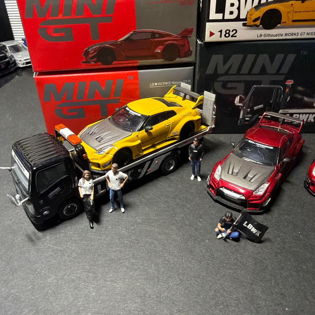 MINI GT LBWK 積載車と3台セット　追加でフィギュア