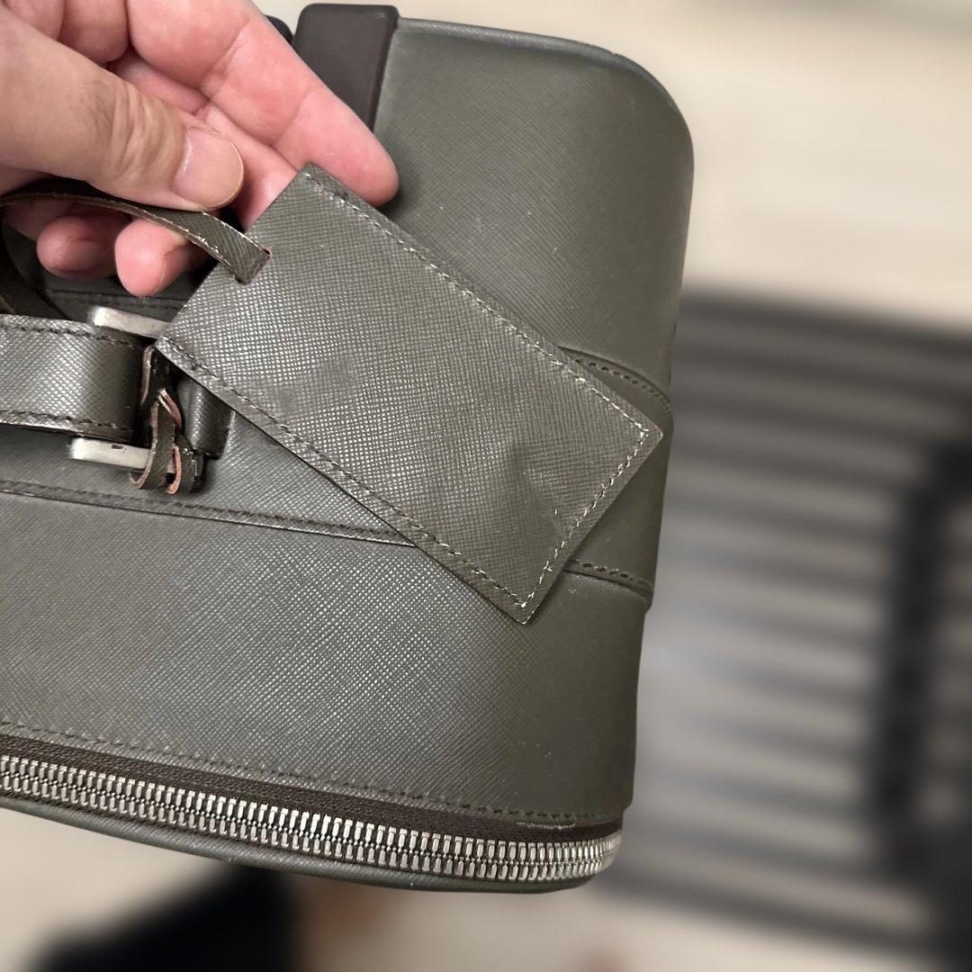 PRADA オリーブグリーン レザーキャリーケース期待持ち込みサイズ