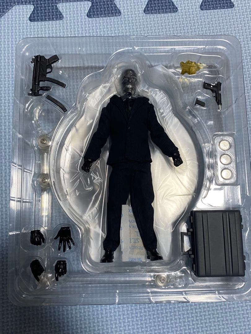 mezco バットマン ブラックマスク