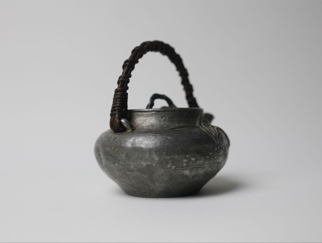 時代 古錫製 銘あり 香山？ 急須 霊知と蘭 細工 茶器 茶道具