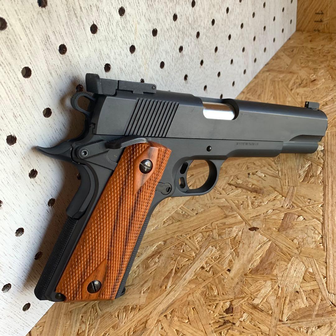 S2S M1911 ハンドガン エアコッキング ブラック 木製グリップ