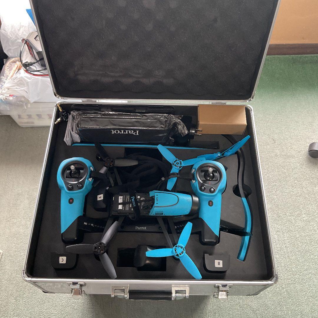 パロット ドローンSKYCONTROLLER ブルー・キャリングケース付き