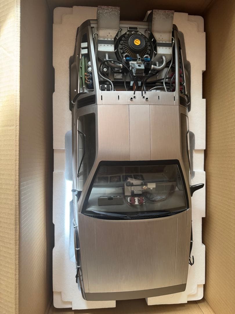 ホットトイズ　デロリアン　『バックトゥザフューチャーpart1』