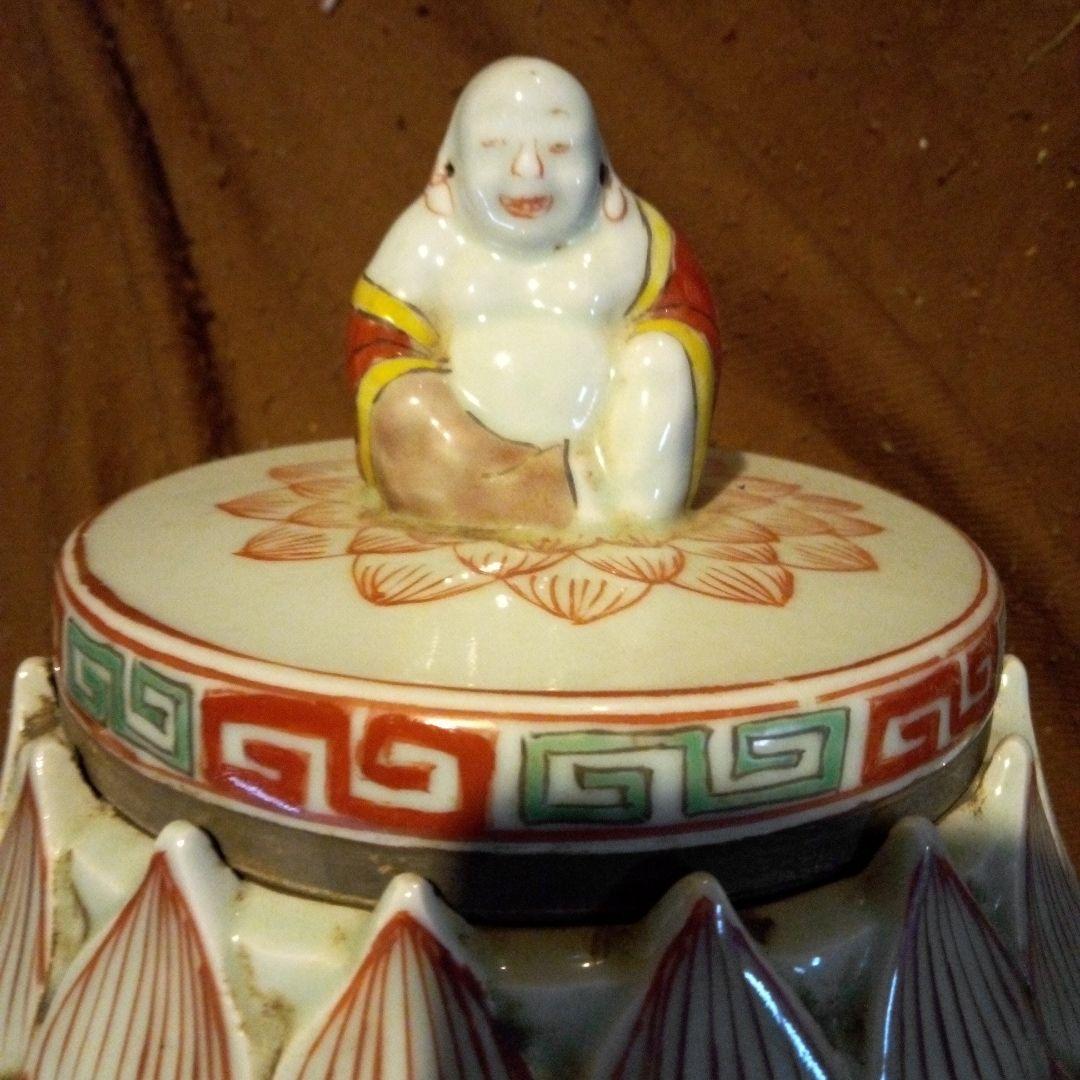 中国陶磁器　明万歴　人物蓋付壺