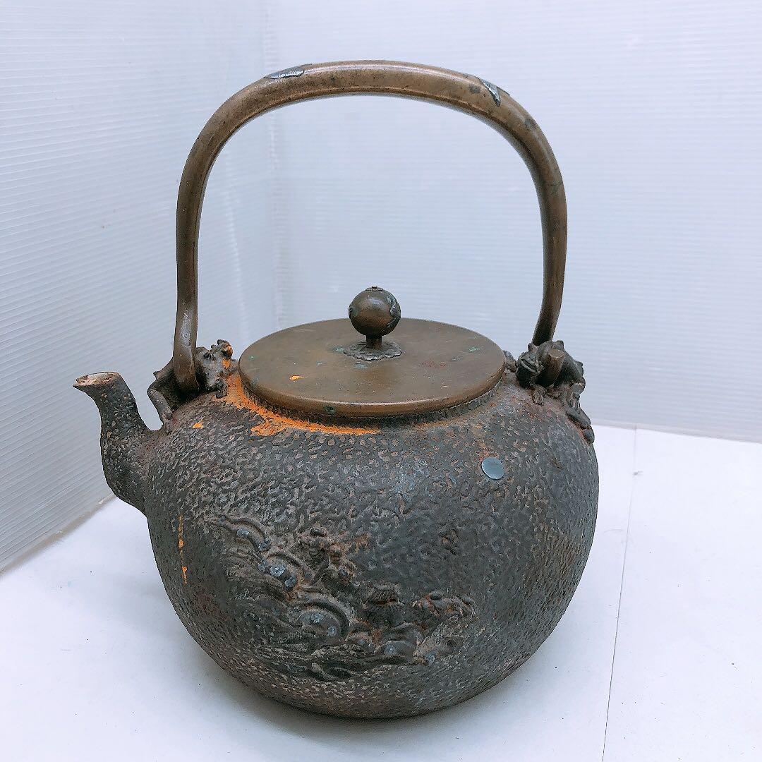 【要確認】日本亀文 鉄瓶 銅蓋 動物モチーフ 重さ約2.5kg アンテ