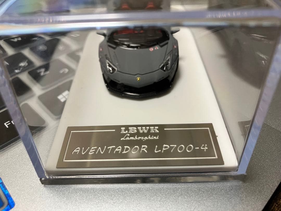 TPC 1/64 LBWK ランボルギーニ　アヴェンタドール　ロードスター
