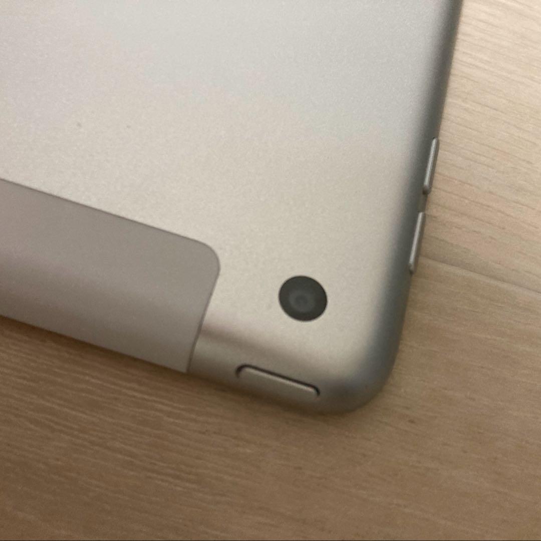 iPad 第8世代 セルラーモデル 32GB シルバー