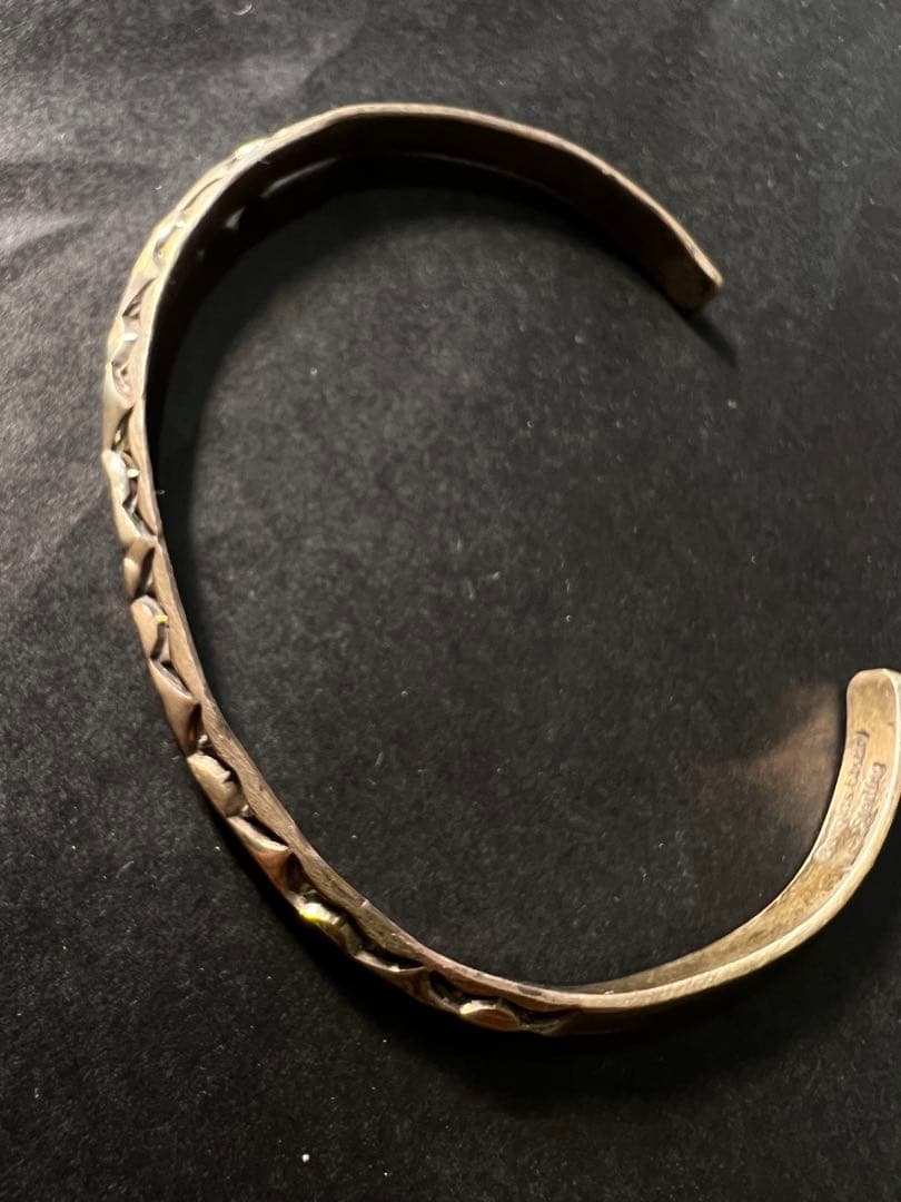 ナバホ族　Douglas Etsitt作　Sterling Silver