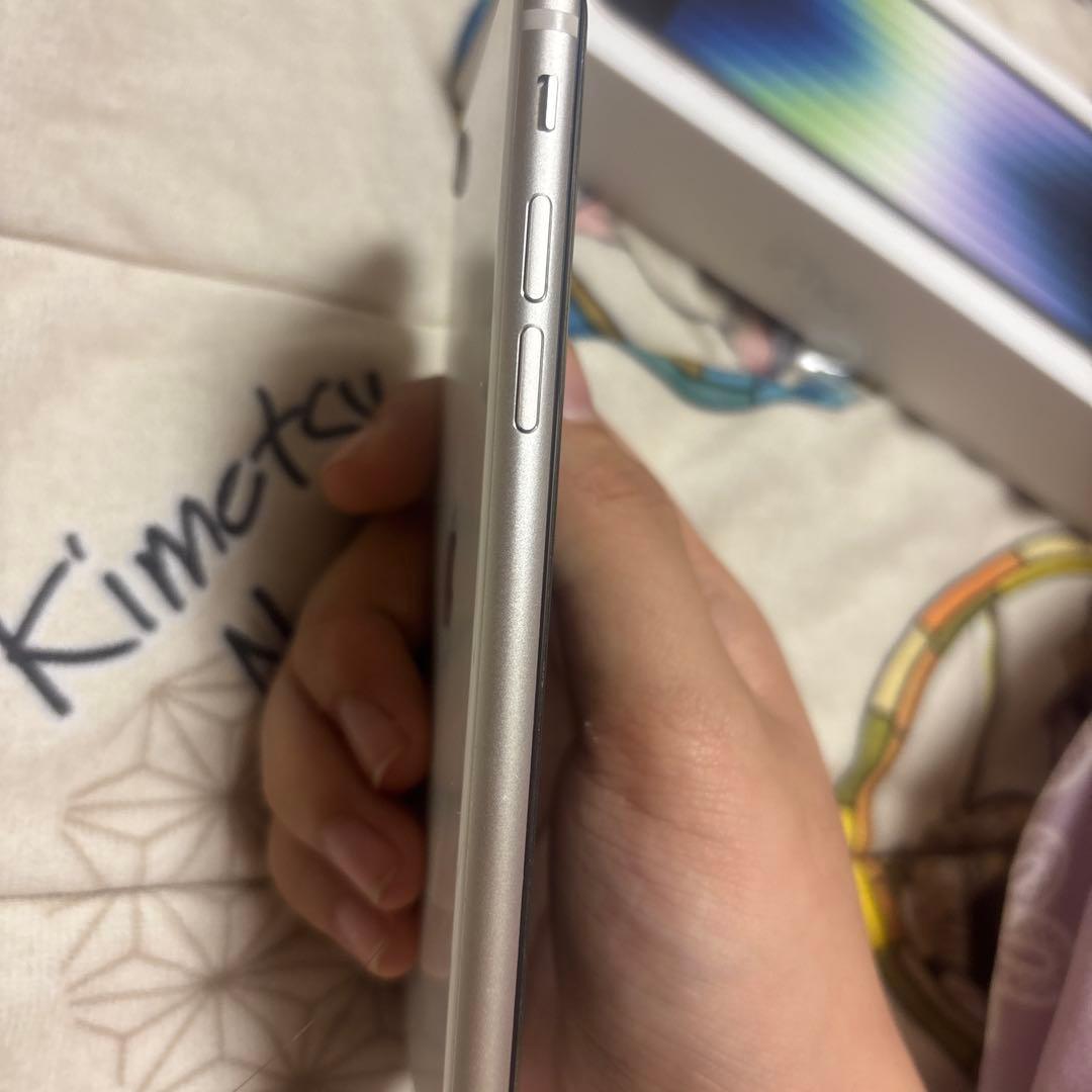 動作確認済みiPhone SE 第3世代 64GB SIMフリー 付属品完備美品