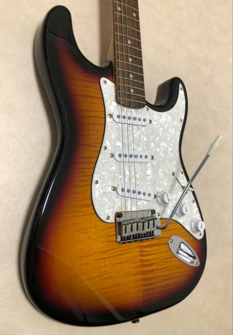 【美品】Squier Deluxe Stratocaster