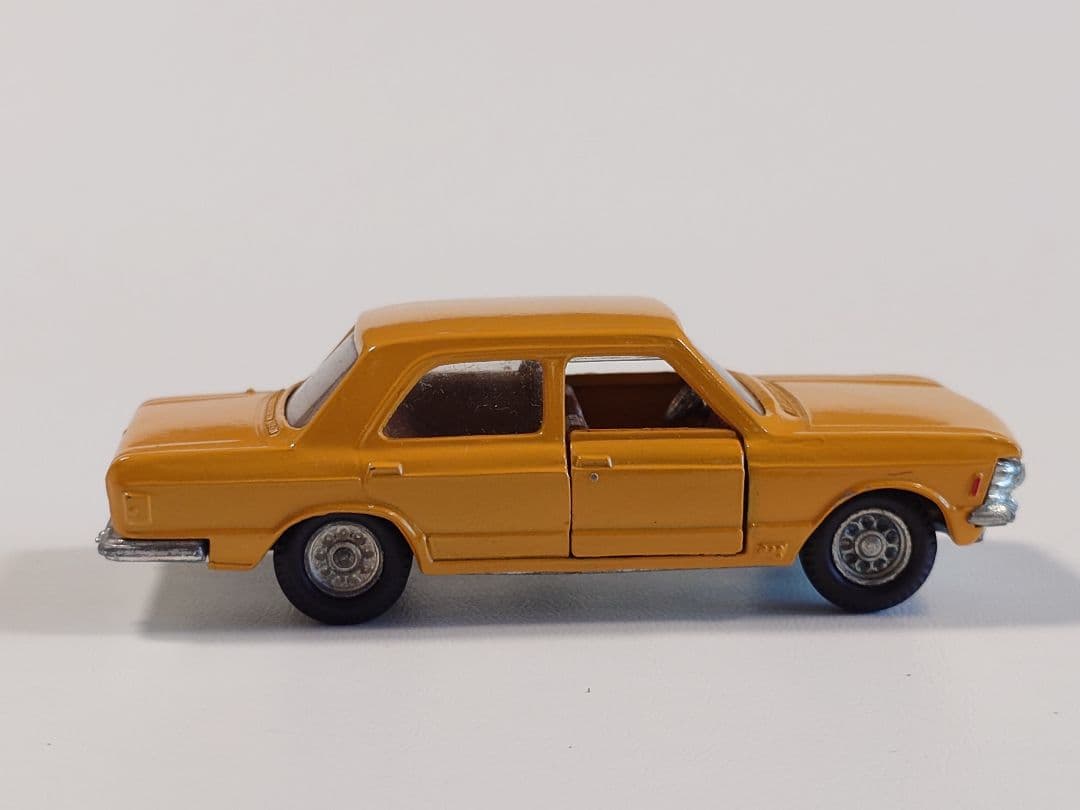 ミニカー MERCURY FIAT 130