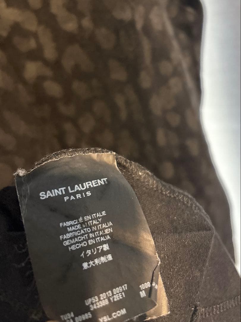 サンローラン　ベイビーキャットTシャツ　ヒョウ柄　箔プリント　ブラック　シルバー