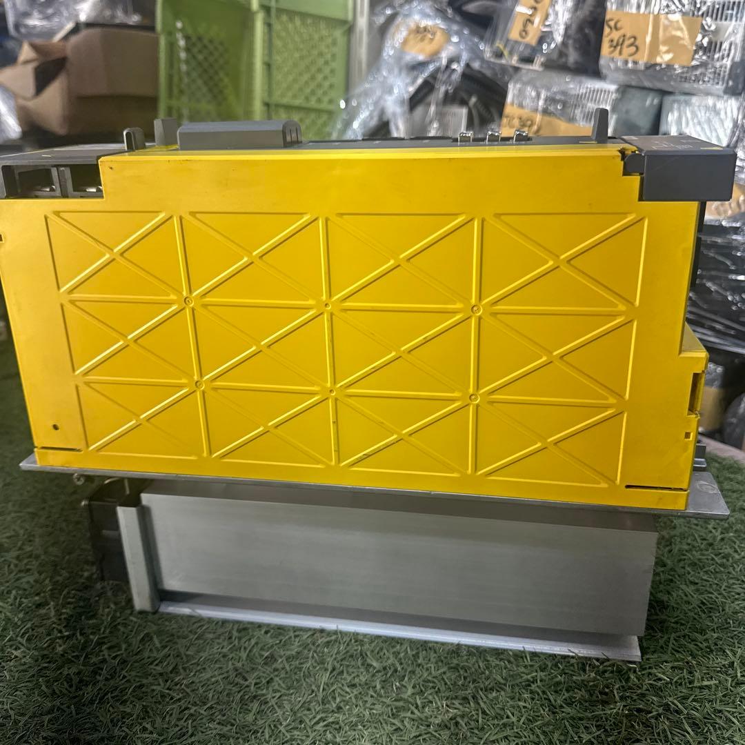 電源ユニット FANUC SERVO AMPLIFIER A06B-6114-H211