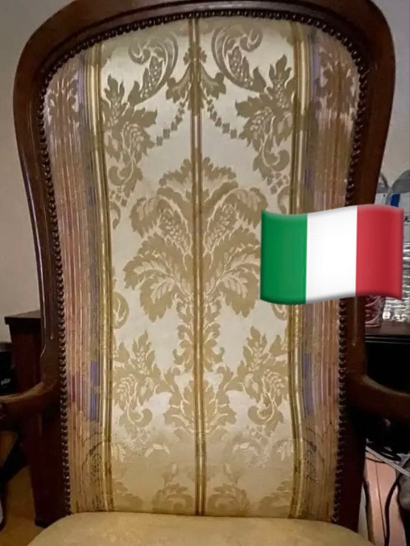 引き取り限定　クラシック　木製肘掛け椅子　座椅子 座高30cm イタリア