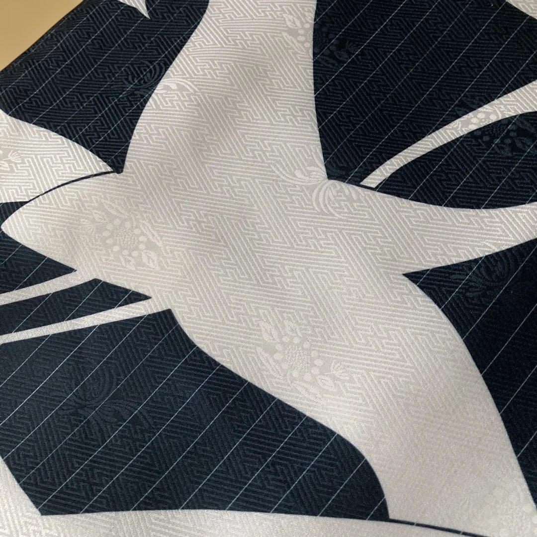 振袖 鶴デザイン 白地 黒縞