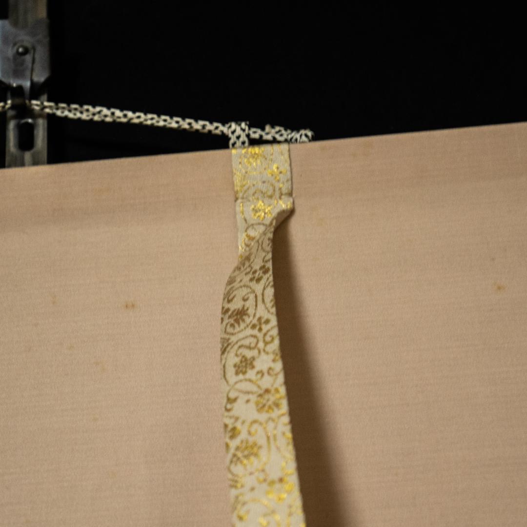 掛軸-1510　岡本珠洸　画　游鯉　共箱　鯉の名手