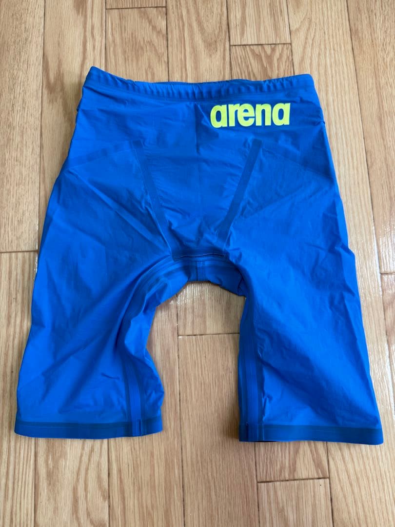 arena 競泳水着　アクアフォース　Mサイズ！