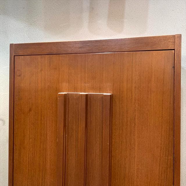 ヴィンテージのチークライティングキャビネット