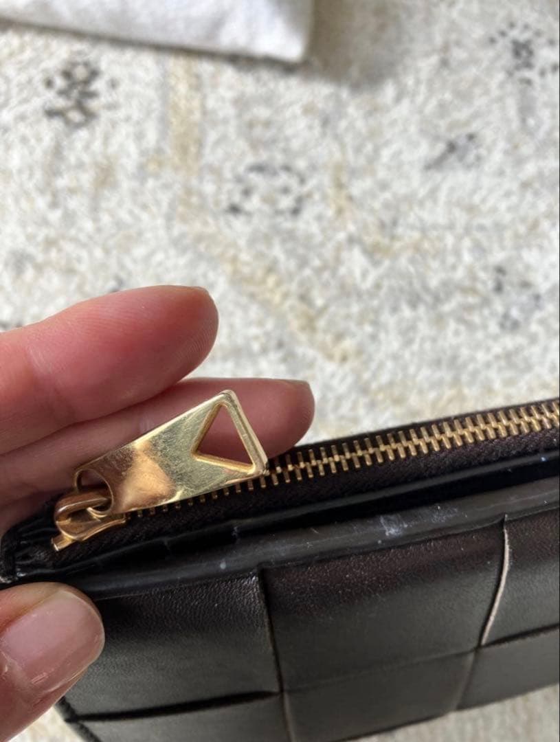 BOTTEGA VENETA 二つ折りファスナーウォレット　フォンデンテ