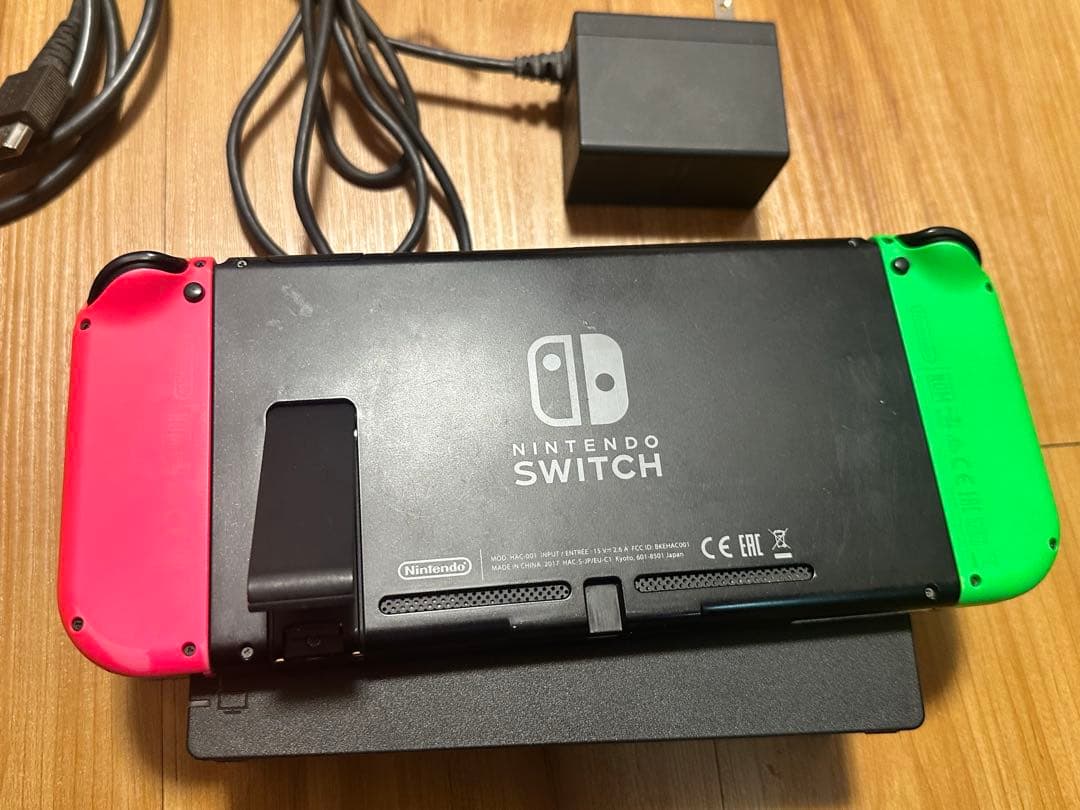 ス*ル様 switch本体　中古品　追加ジョイコン左、本体キャリングケース、SD
