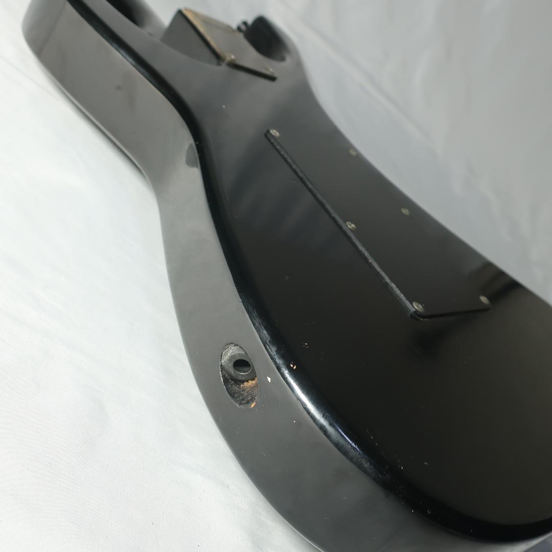 FERNANDES ギター オールブラック仕様 ボディクラッシャーブリッジ搭載