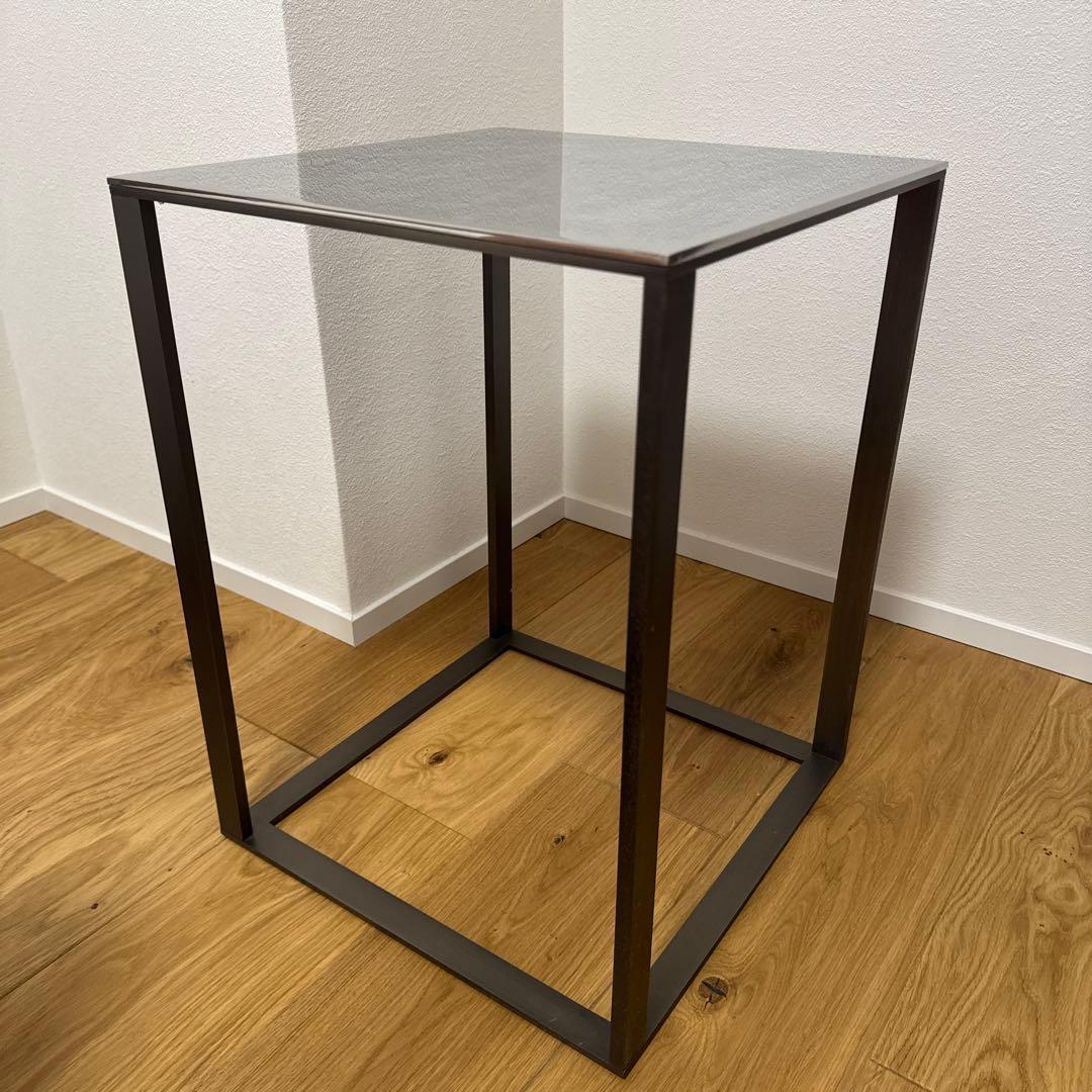 B&Bイタリア シンプリーチェ スタイリッシュモダン鏡面サイドテーブル