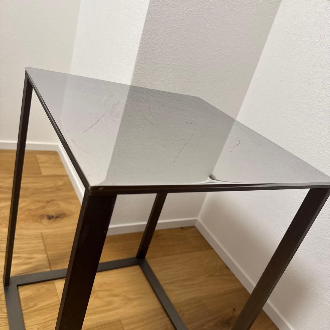 B&Bイタリア シンプリーチェ スタイリッシュモダン鏡面サイドテーブル