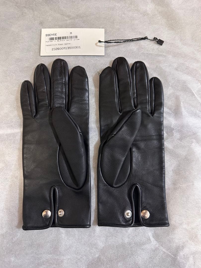 【ERNEST W. BAKER】ブラック スナップボタン レザーグローブ