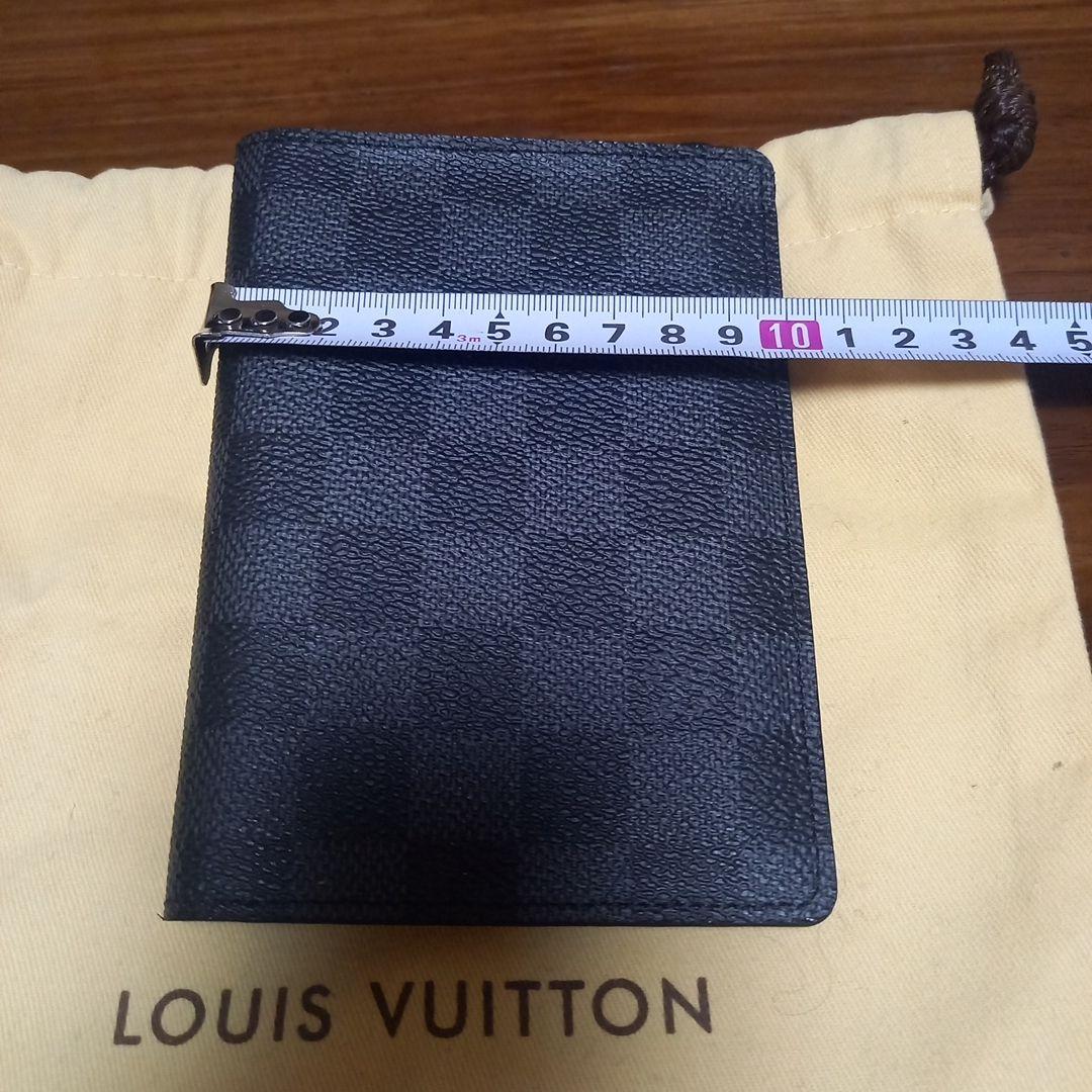 パスポートケース　Louis Vuitton