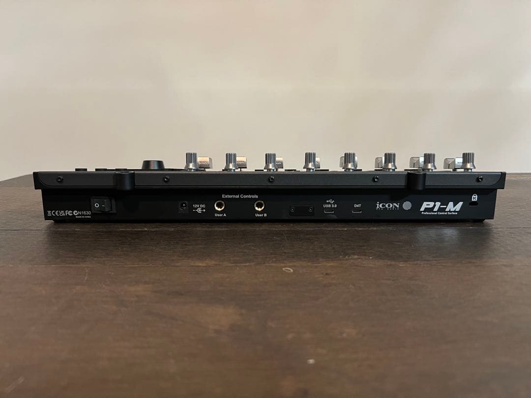 【美品】iCON P1-M & D4T セットDAWコントローラー（4ヶ月使用）