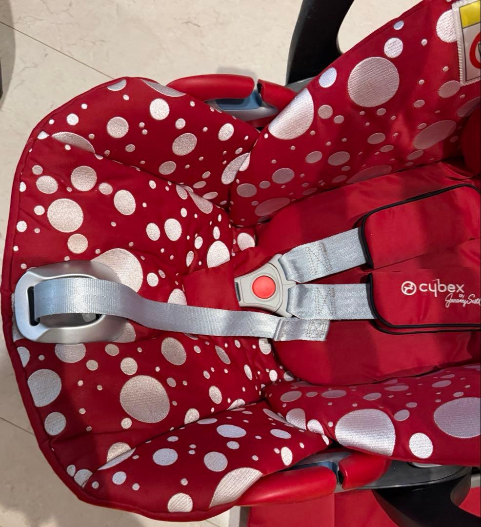 Cybex 赤いドット　チャイルドシート　クラウドZ i-size