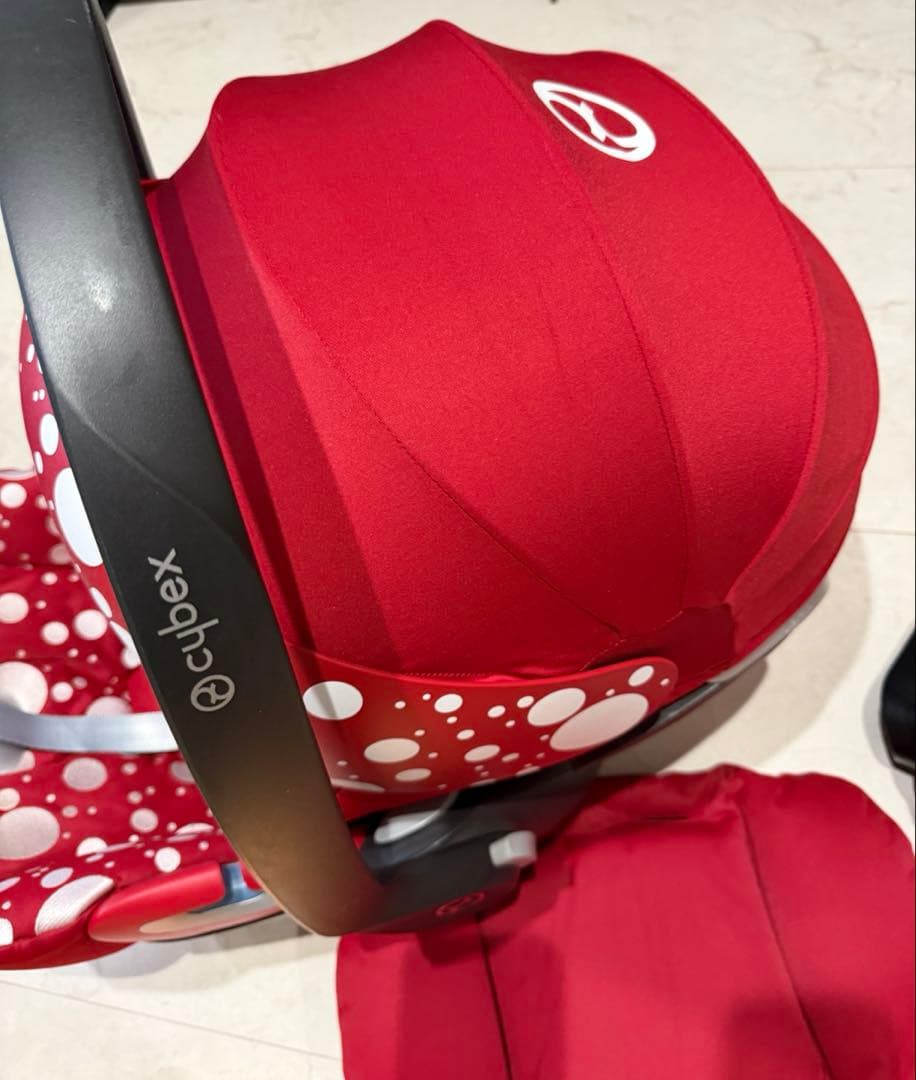 Cybex 赤いドット　チャイルドシート　クラウドZ i-size