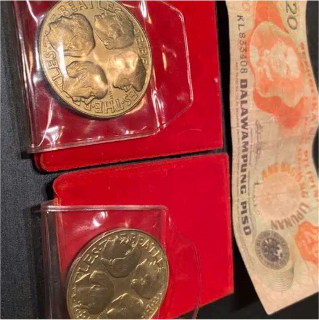 貴重な外国紙幣と硬貨のセット✨ビートルズ記念付き❤️