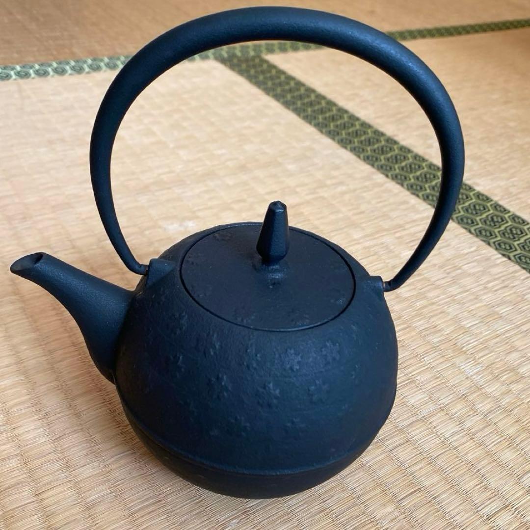 南部鉄器　 急須sakura 墨 0.6L
