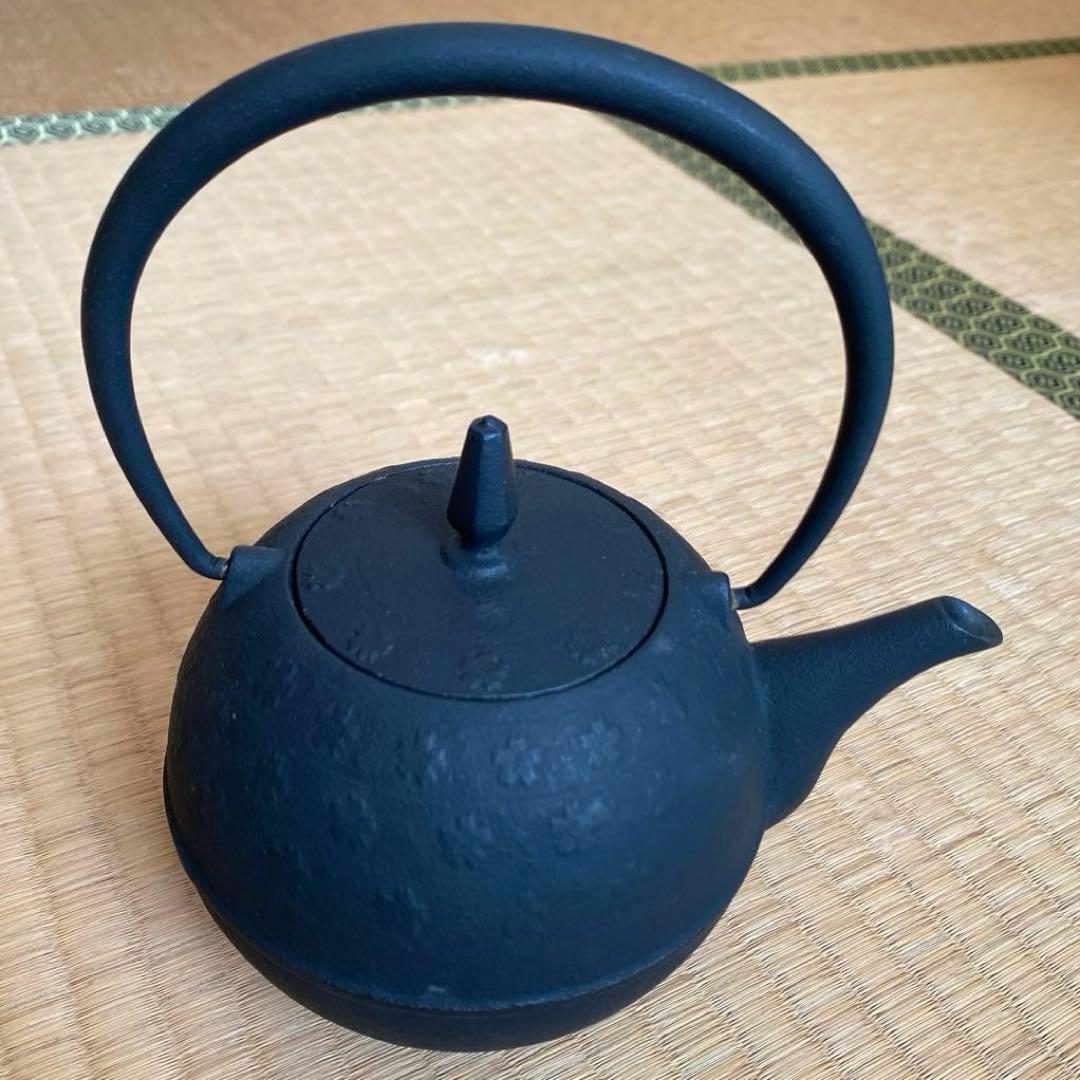 南部鉄器　 急須sakura 墨 0.6L