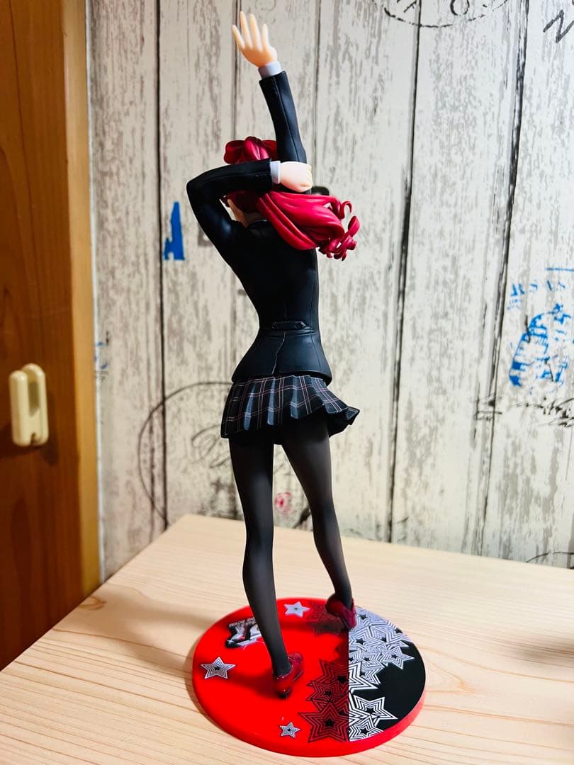 ペルソナ5　ザ・ロイヤル　1/7スケールフィギュア　芳澤かすみ