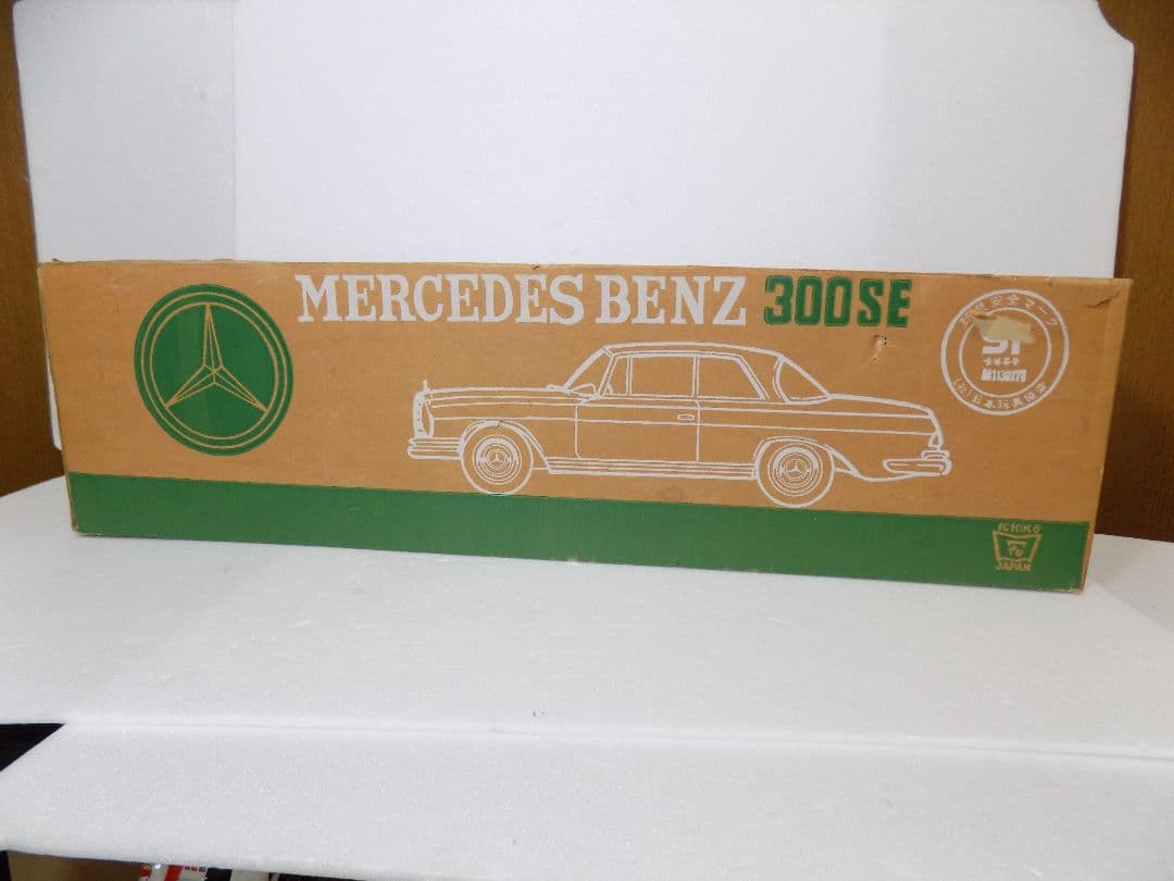イチコー　ブリキ　【Mercedes Benz 300SE シルバー】 箱付き