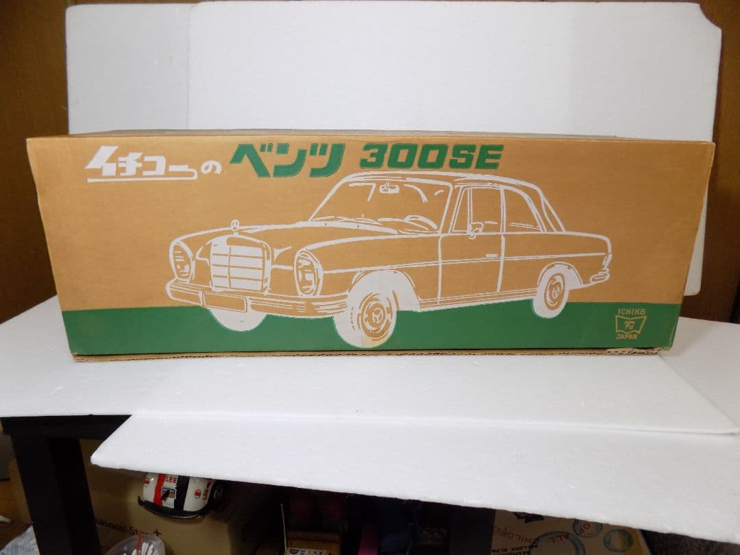 イチコー　ブリキ　【Mercedes Benz 300SE シルバー】 箱付き