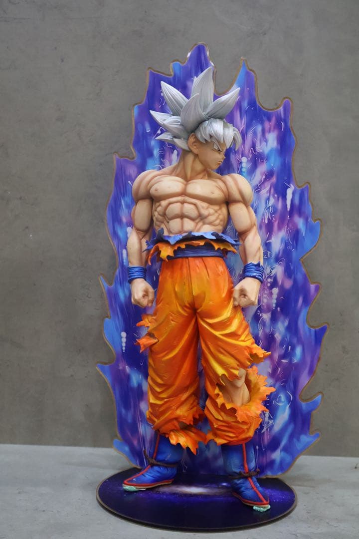 S出品　ドラゴンボール孫悟空 フィギュア　台座付き