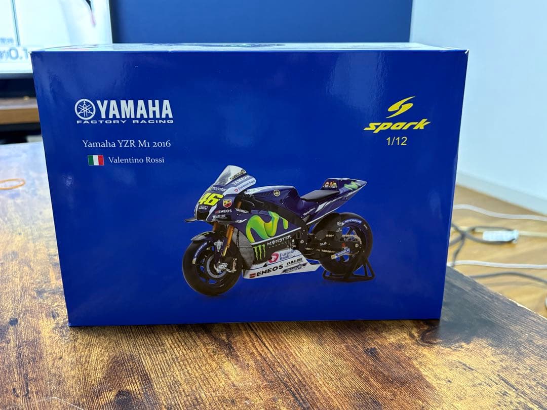 t*z様 スパーク Yamaha YZR-M1 バレンティーノ・ロッシ 1/12