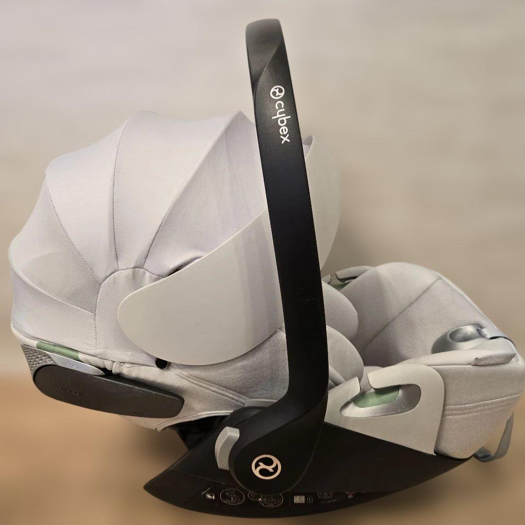 サイベックス　クラウド T i-Size/プラチナムホワイトプラス　と　ベースT