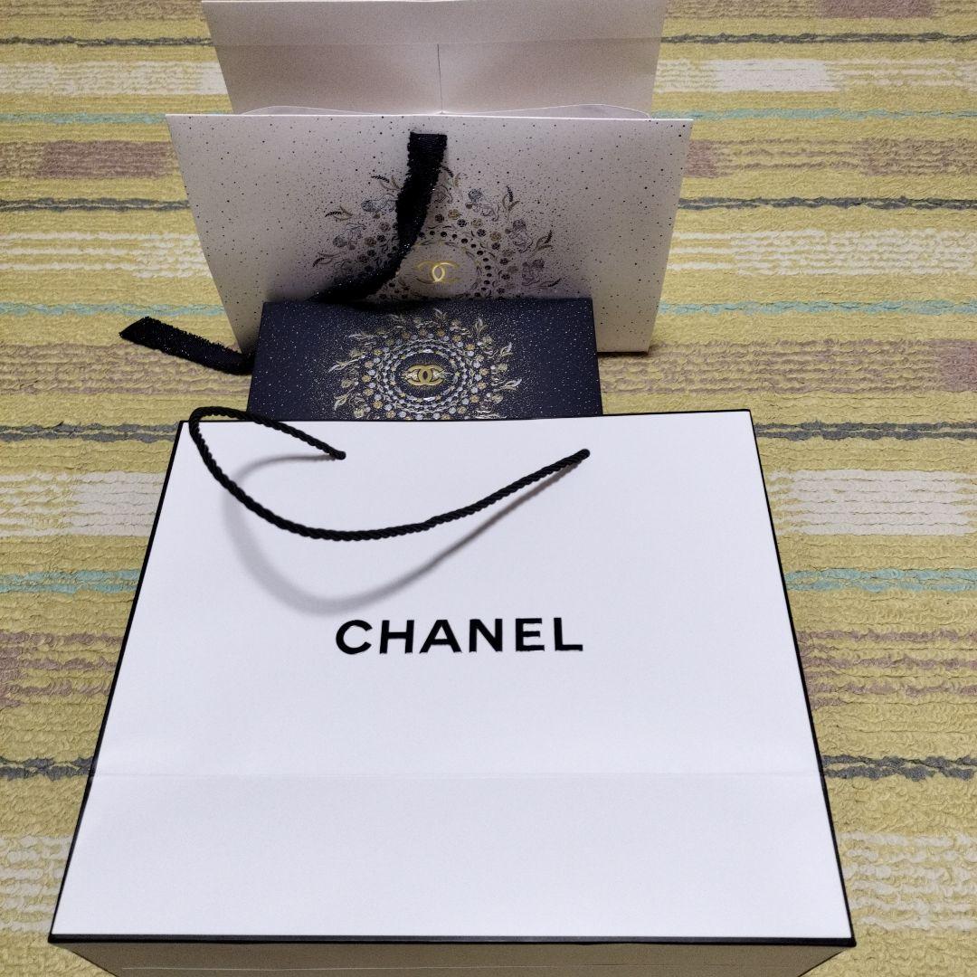 ホリデー限定ギフトラッピング*。シャネル リップ アンド ネイル ケア セット