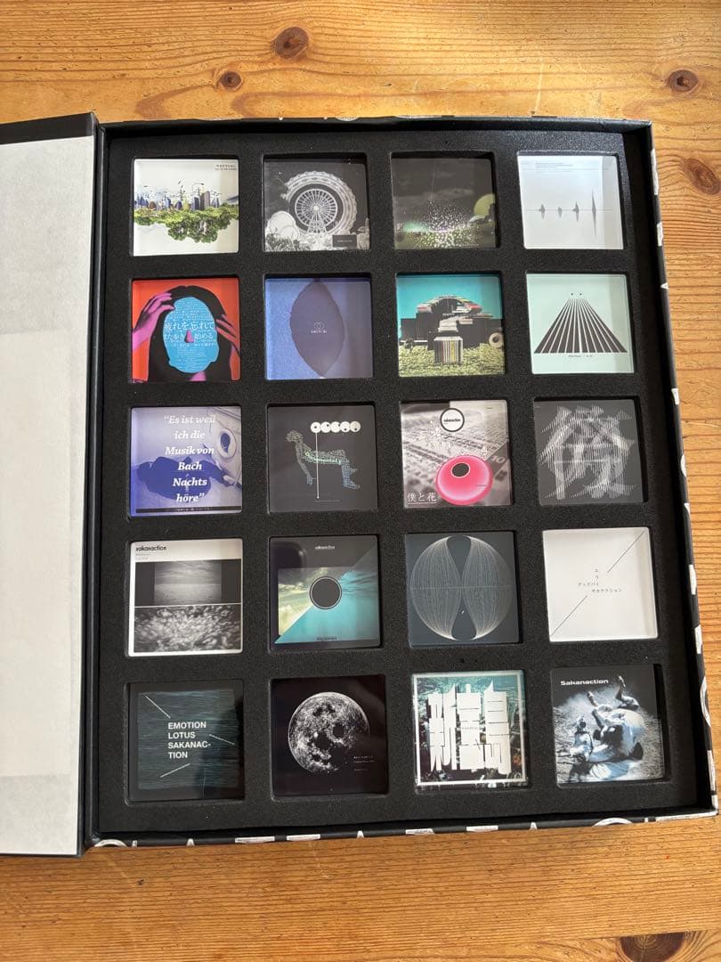 サカナクション10thANNIVERSARYACRYLIC BADGEBOOK