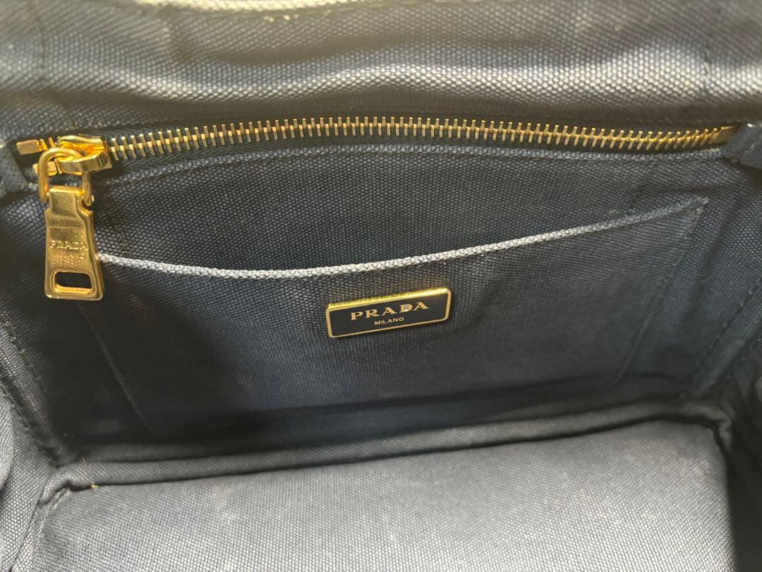 PRADA カナパ ネイビー