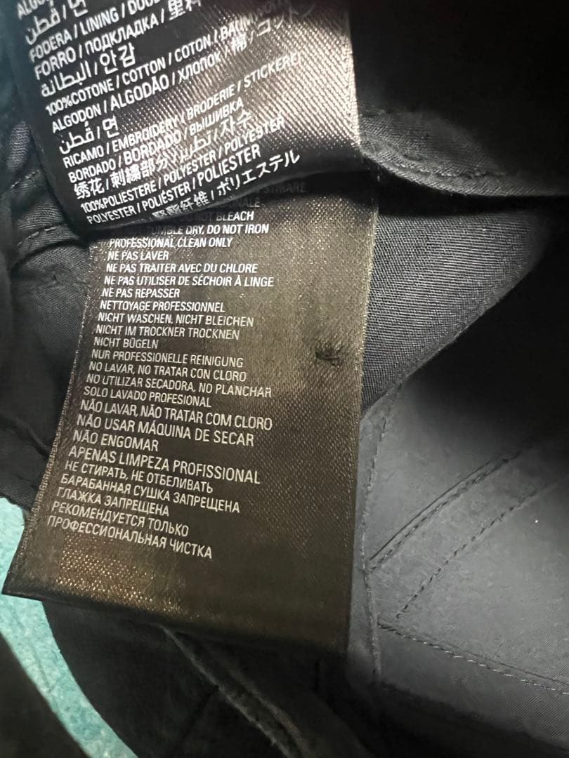 Balenciaga ダメージ加工 ベースボールキャップ ブラック