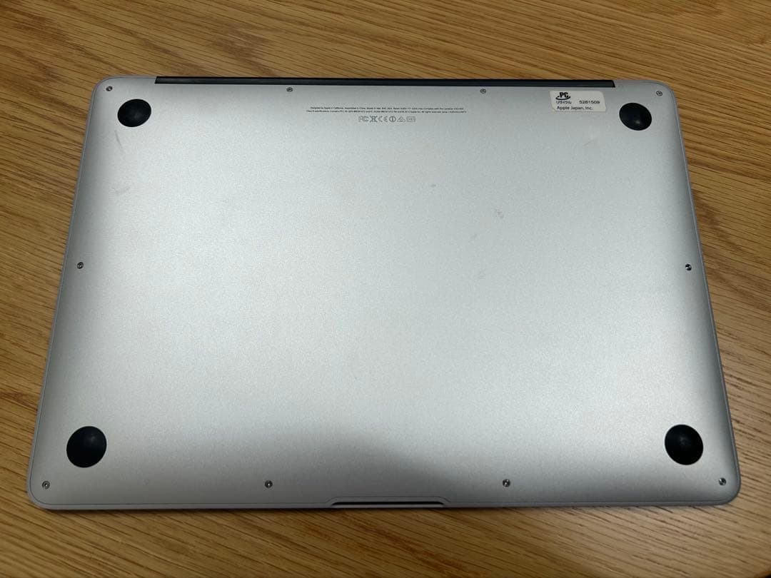 MacBook Air (2013) / 8GB / 128GB SSD ※中古