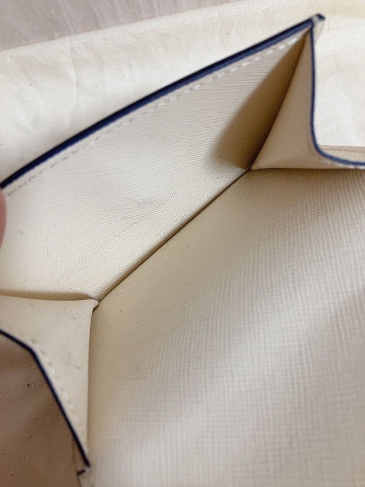 ほぼ未使用☆MARNIマルニ ロゴ　サフィアーノレザー 三つ折り財布 アイボリー