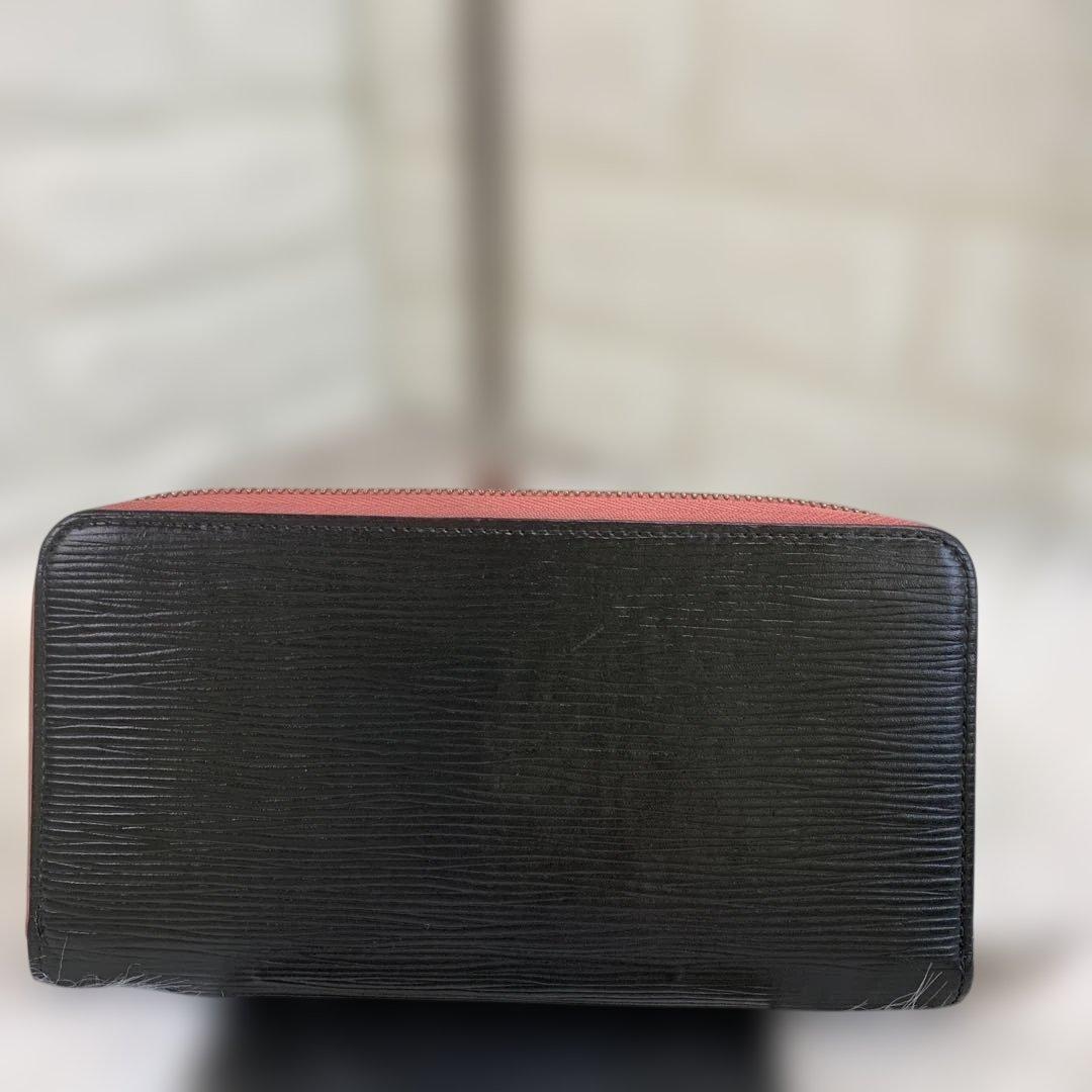 Louis Vuitton エピ　ジッピーウォレット長財布 ブラック/レッド