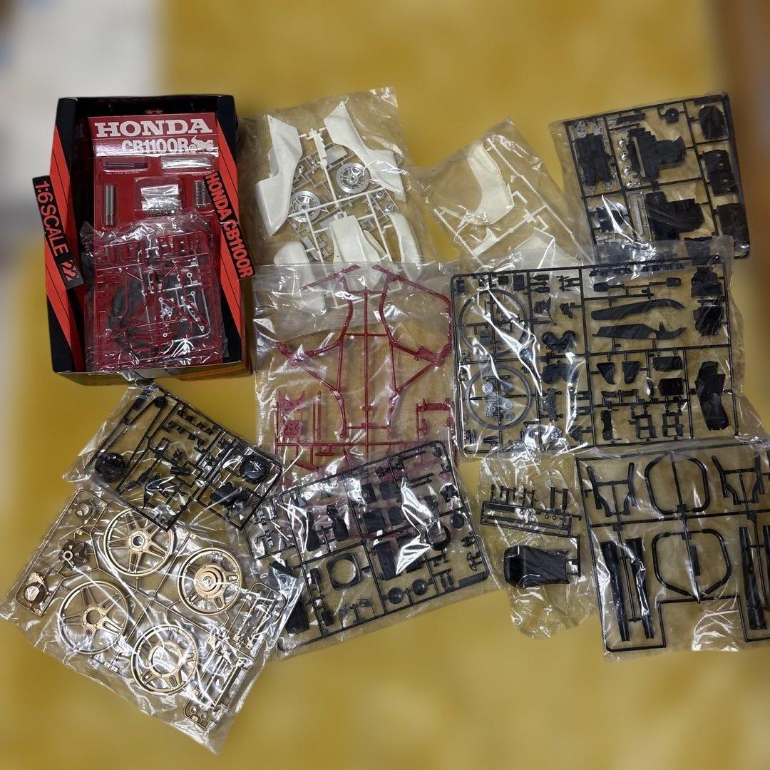 Tamiya CB1100R 1/6 プラモデルキット