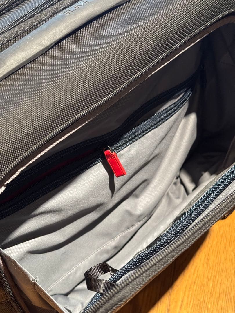 美品　TUMI ALPHA2 コンパクト・4ウィール・ブリーフ　おまけ付き